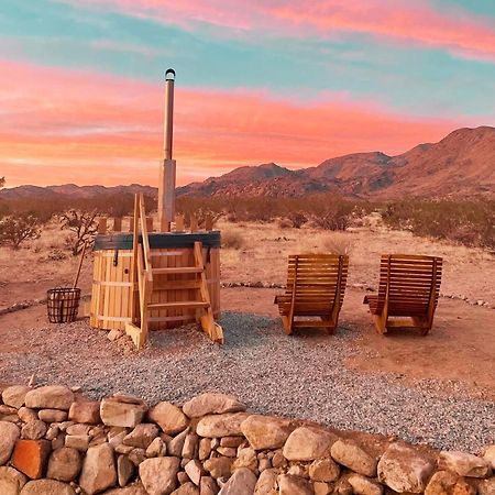 فيلا 1 Minute To Joshua Tree National Park, Hot Tub, Stars, Private - The Wkndr تونتي ناين بالمز المظهر الخارجي الصورة